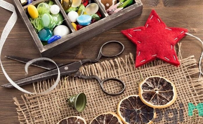 Tạo đồ handmade giúp bạn phát huy sự sáng tạo và giảm chi phí trang trí phòng.