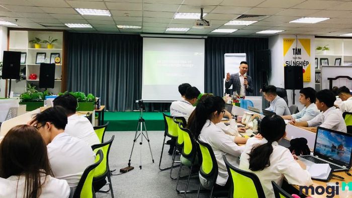 Nghề môi giới bất động sản