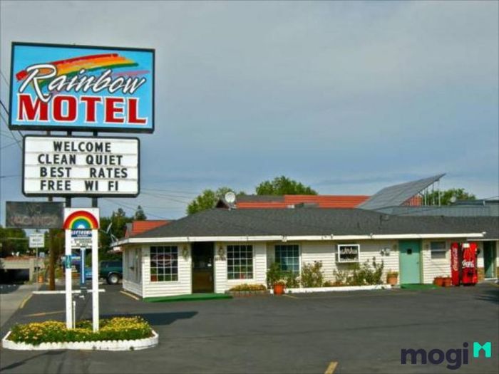 Motel là sự kết hợp giữa hai từ hotel và motor