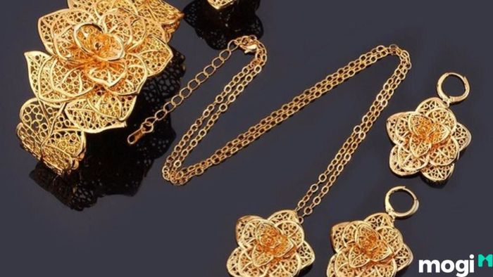 Vàng 18K có phù hợp để làm trang sức không?