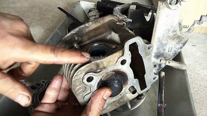 Lỗi hở xupap trên xe máy và cách khắc phục