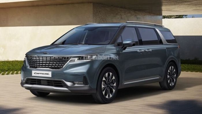 KIA Carnival là một mẫu MPV cao cấp, nổi bật với không gian nội thất rộng rãi, thích hợp cho các gia đình.