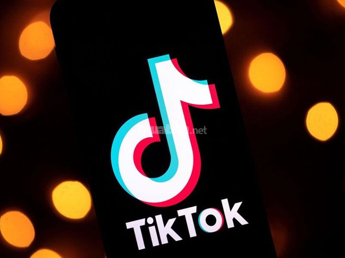 Hãy tham gia cộng đồng TikTok sôi động, tạo ra những video độc đáo và tận hưởng không gian giải trí bất tận ngay trên điện thoại!