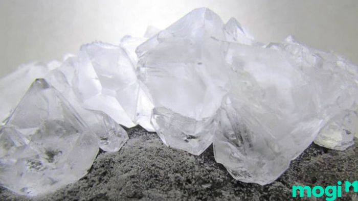 Phèn chua cũng là một cách làm sáng bạc hiệu quả