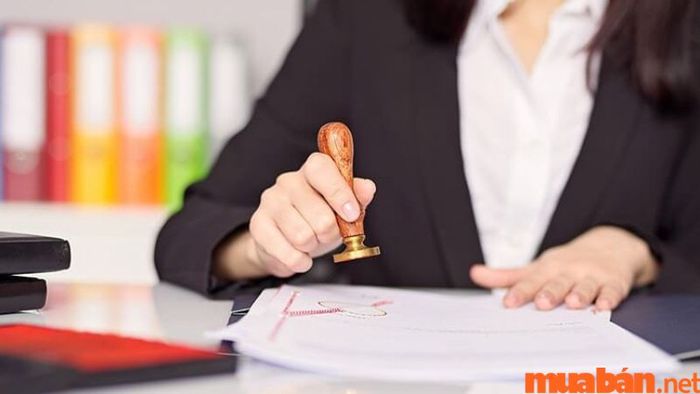 Giấy bán xe viết tay cần phải được công chứng hợp pháp