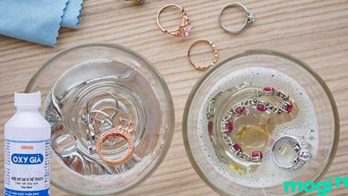 Cách làm sáng bạc bằng oxy già