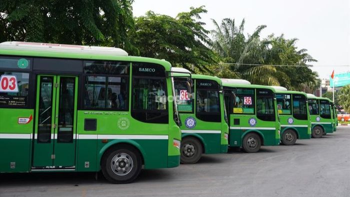 Di chuyển đến công viên nước Đầm Sen bằng xe buýt