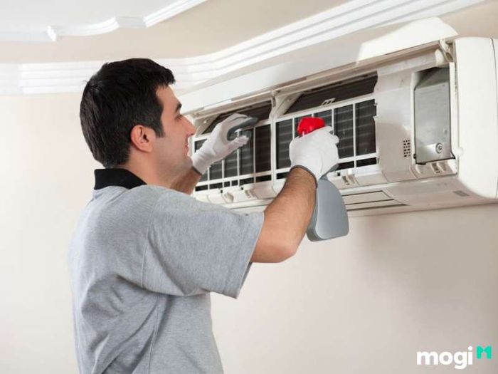 Máy lạnh có mùi hôi