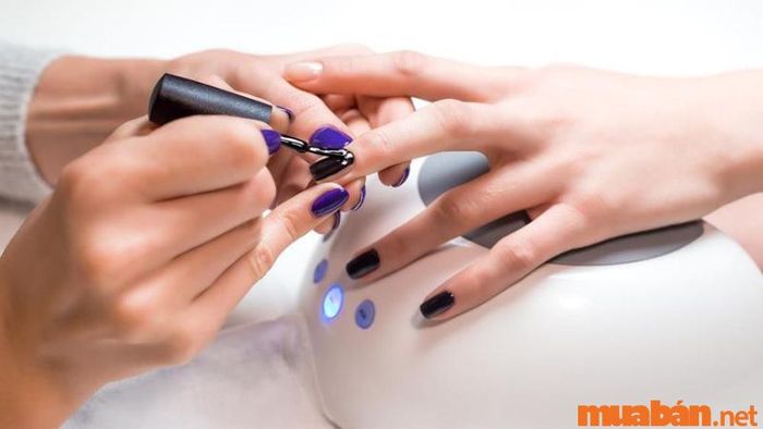 Làm nail là một nghề đem lại thu nhập cao nhờ vào nhu cầu làm đẹp không ngừng tăng cao.
