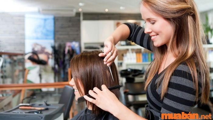 Nếu bạn đang tìm kiếm một công việc ổn định và đầy triển vọng, nghề cắt tóc chính là sự lựa chọn hoàn hảo dành cho bạn.