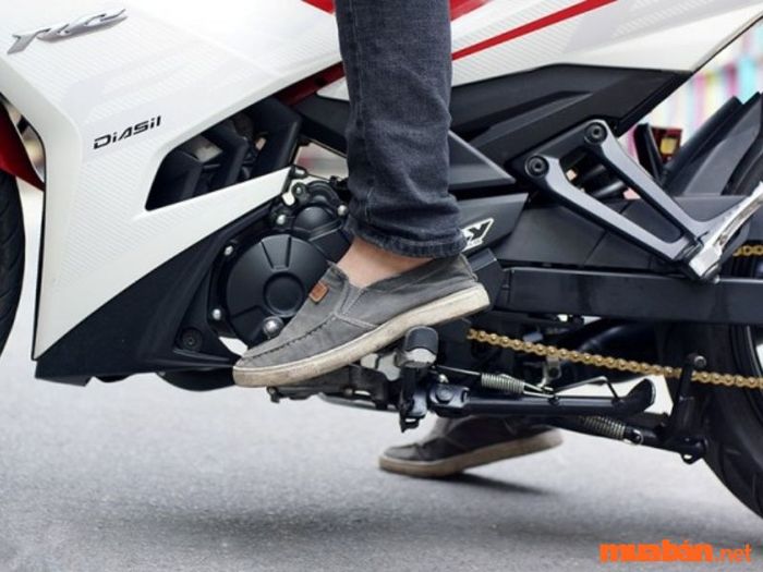 Kỹ thuật vào cua xe côn tay