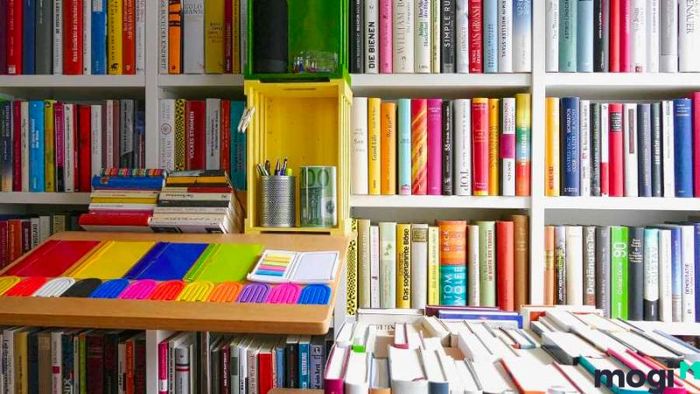 Sắp Xếp Sách Đơn Giản Nhưng Đẹp Mắt