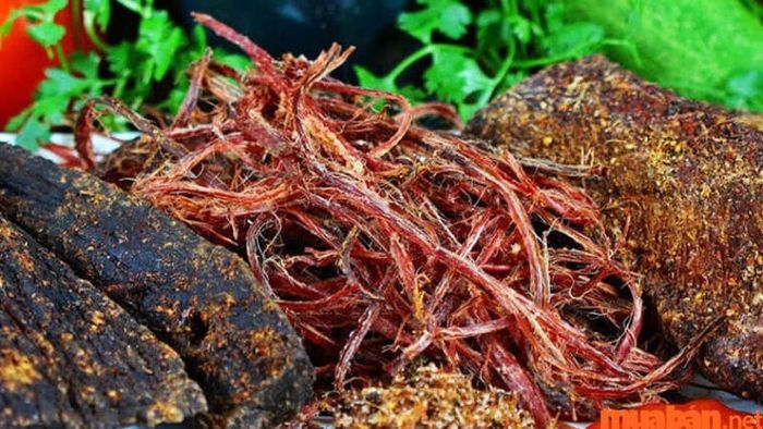 Thịt trâu gác bếp