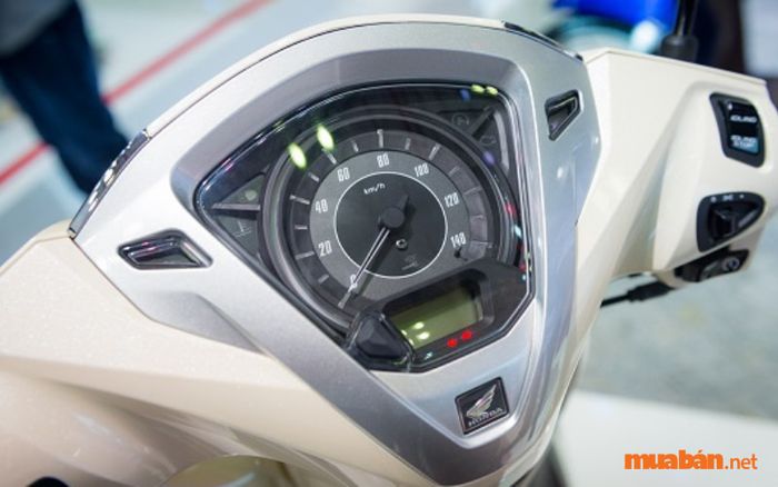 Vấn đề với công tắc phanh và công tắc chân chống là nguyên nhân khiến xe không nổ máy.