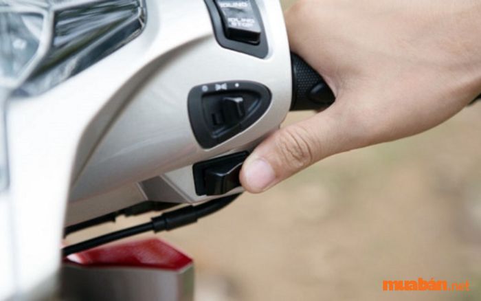 Xe Lead không nổ máy do mất điện hoặc bình ắc quy yếu