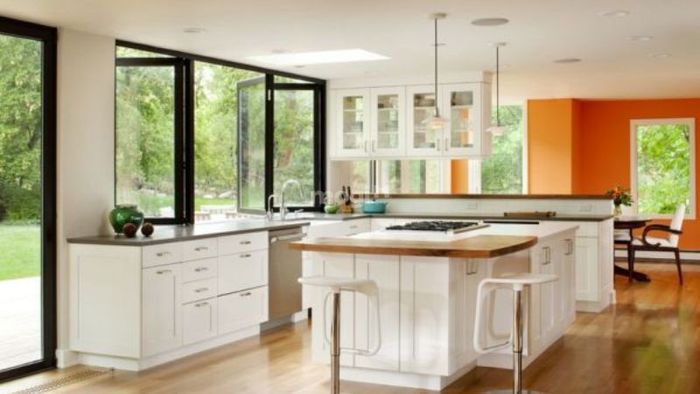 Chú ý khi chọn hướng bếp cho tuổi Nhâm Tuất - Không nên để bếp cùng hướng với cửa chính