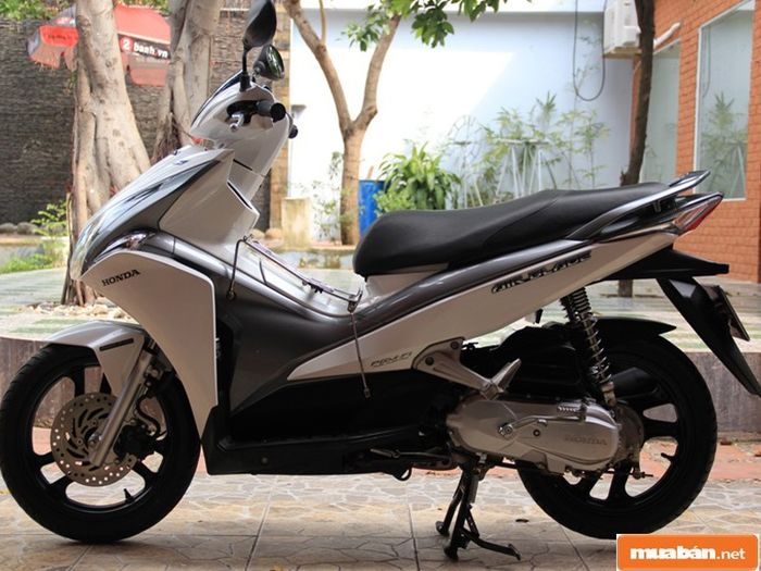 Air Blade là mẫu xe tay ga được người tiêu dùng yêu thích và lựa chọn nhiều trên thị trường.