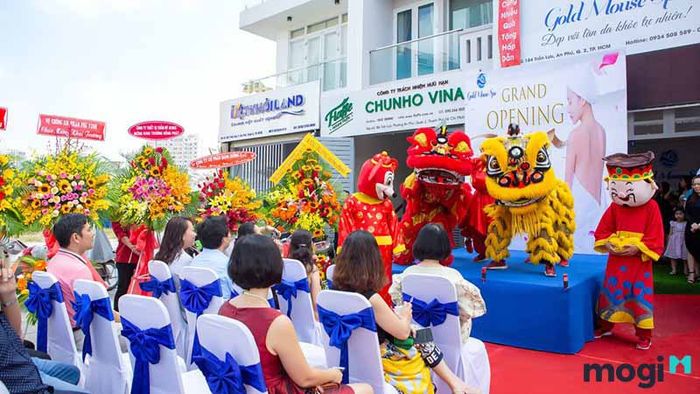 Tổ chức chương trình khuyến mãi hoặc ưu đãi đặc biệt cho khách hàng