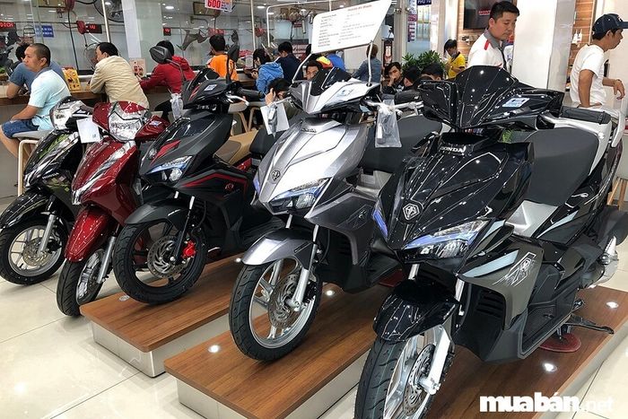 Nên tránh mua xe vừa mới ra mắt hoặc những chiếc xe đang trở nên quá phổ biến.