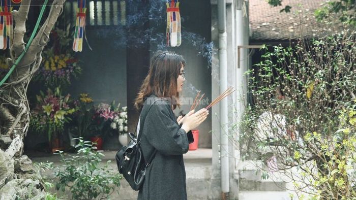 Mẫu văn khấn thi cử tại chùa để đạt kết quả tốt đẹp