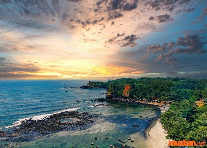 Quảng Ngãi có những địa điểm nào thú vị để khám phá?