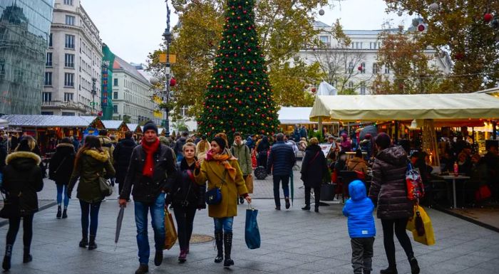 Though relatively new, having been established in 1998, the Vörösmarty Square Christmas market has quickly become a festive favorite.