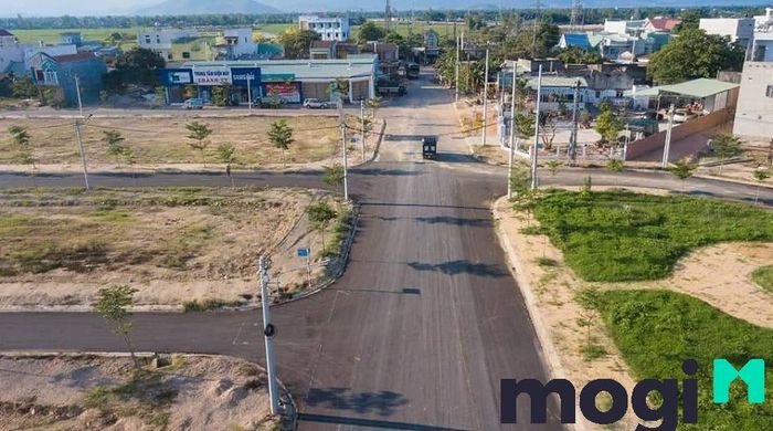 Khi chọn mua đất Long Biên, đừng quên xem xét yếu tố hướng đất để thu hút may mắn và tài lộc.