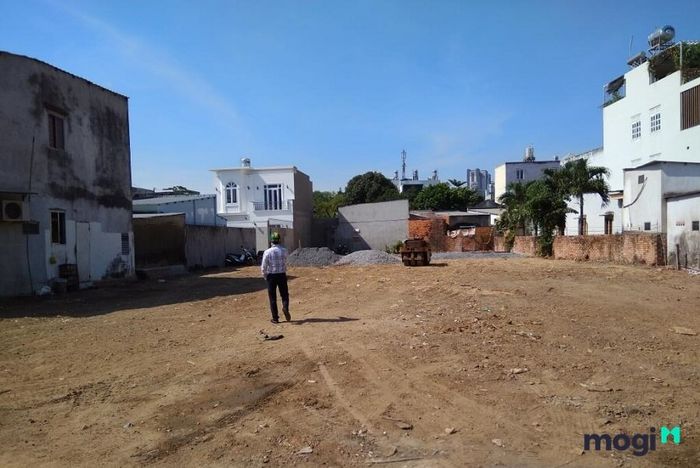 Công dân hoàn toàn có quyền xây dựng nhà ở trên đất thổ cư của mình.