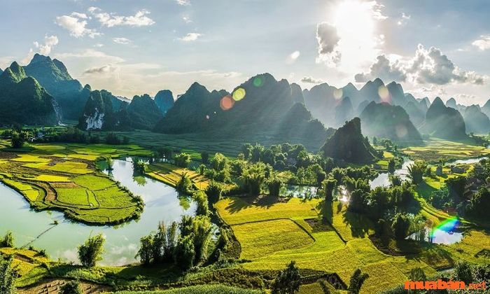 Kinh nghiệm du lịch Cao Bằng 3 ngày 2 đêm đầy đủ và chi tiết.