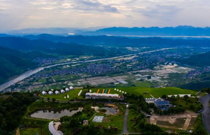 Perched atop Hangzhou's Yongan Mountain, this renowned glamping resort offers breathtaking views and a serene escape.