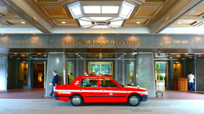 Venture south of the Imperial Palace to experience the grandeur of the Imperial Hotel, Tokyo.