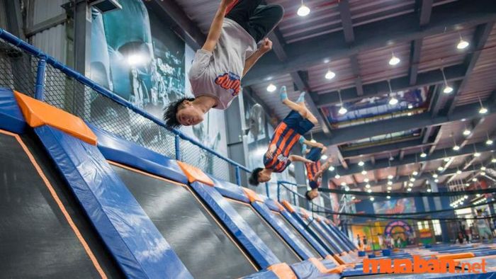 Sài Gòn có gì chơi - Công viên giải trí bạt nhún Jump Arena