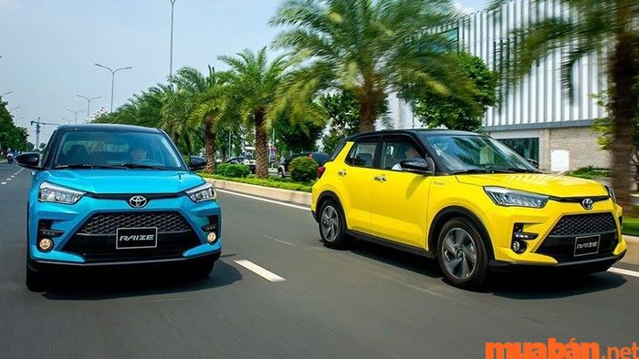 Với kích thước nhỏ nhắn và gầm xe cao, Toyota Raize cực kỳ thuận tiện khi di chuyển trong các khu vực đô thị chật hẹp.