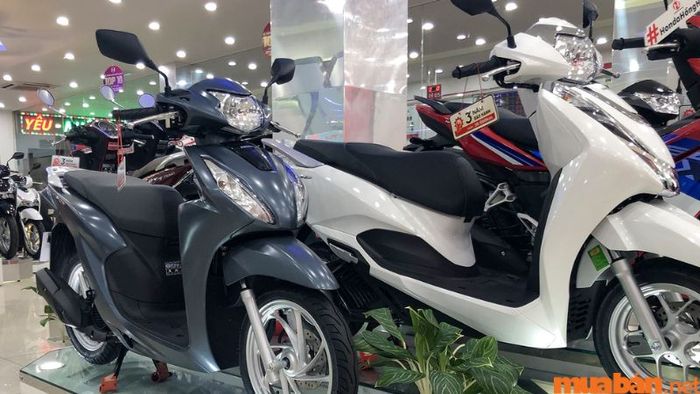Cách tính giá lăn bánh xe máy bao gồm những loại chi phí như phí đăng ký xe, phí trước bạ, phí bảo hiểm, phí cấp biển số,...