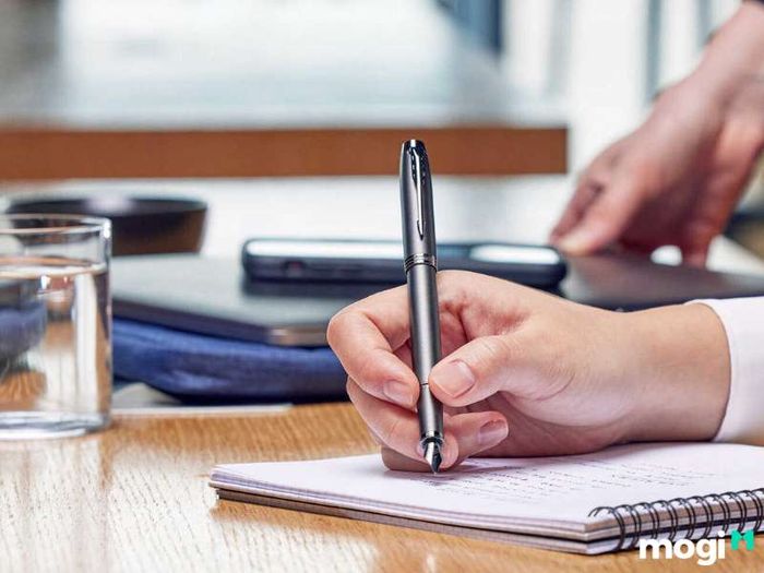 Cách Giữ Bút Bi Đúng Cách