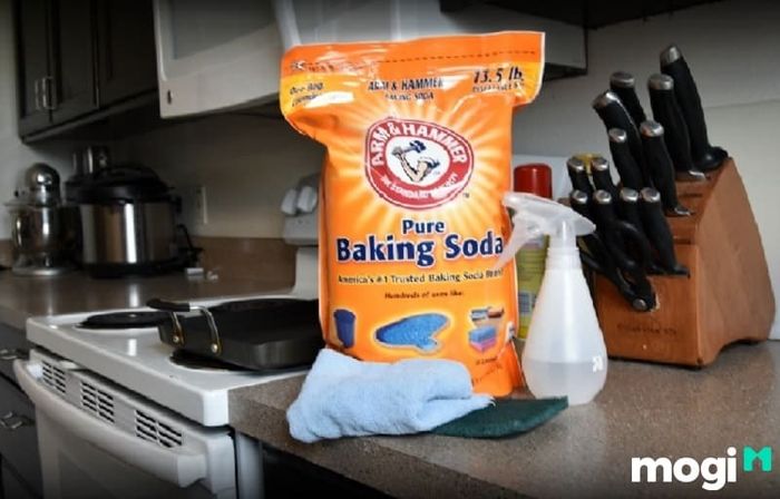Baking soda có thể dùng để làm sạch các đồ dùng trong bếp