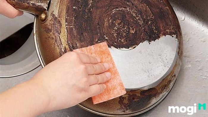 Cách dùng baking soda để làm sạch xoong nồi rất đơn giản