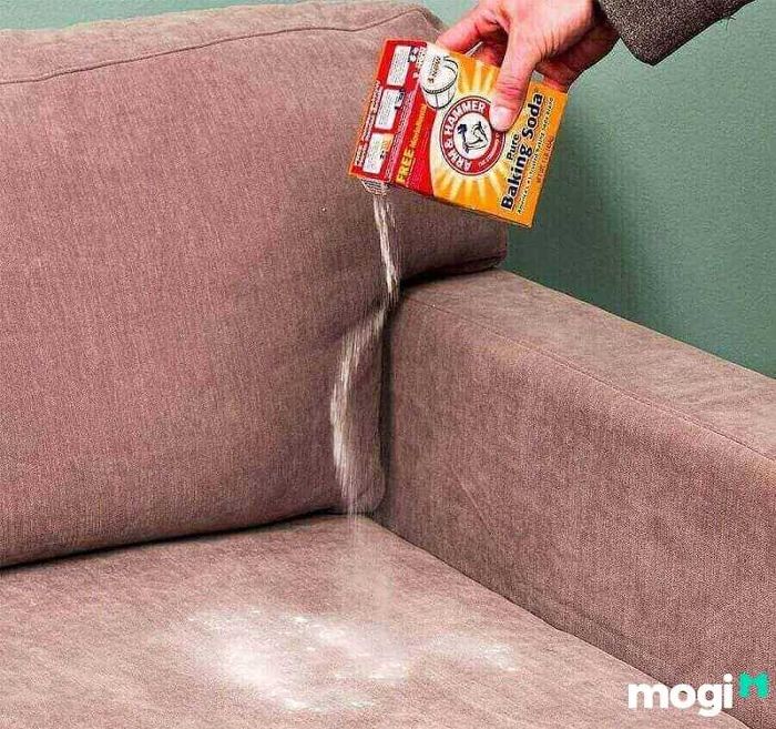 Sử dụng baking soda để vệ sinh và làm sạch ghế sofa