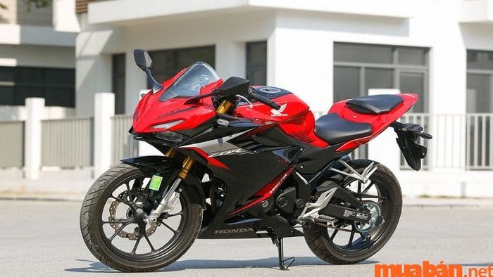 Giá xe CBR 150 hiện nay