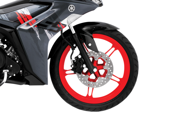 Phanh trước của Exciter được trang bị hệ thống phanh 2 má kép, giúp tăng cường hiệu suất phanh và cải thiện độ an toàn khi vận hành.