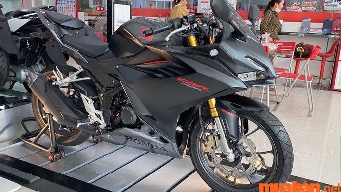Giá bán của xe Honda CBR 150 dao động từ 71.290.000 VNĐ đến 72.790.000 VNĐ