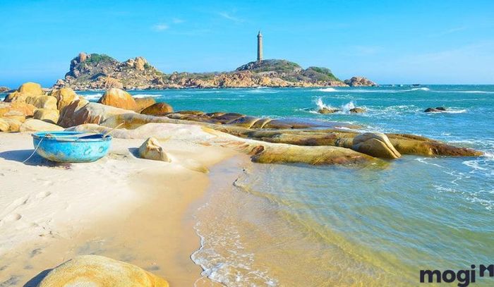 Thời điểm tốt nhất để tham quan Bãi Rạng Mũi Né là vào các tháng 4, 5, 9, 10, 11.