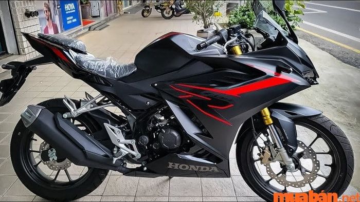 Xe CBR 150 là mẫu xe được Honda nhập khẩu chính hãng từ nước ngoài.