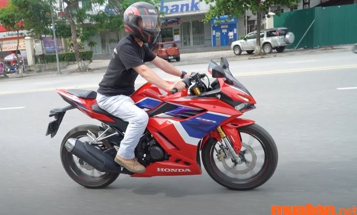Honda CBR 150 2023 được nâng cấp với nhiều tính năng công nghệ hiện đại.