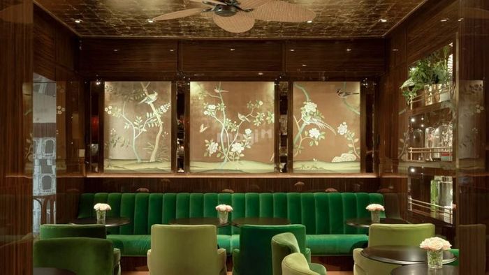 Trang trí tường quán cafe theo phong cách sang trọng và cao cấp