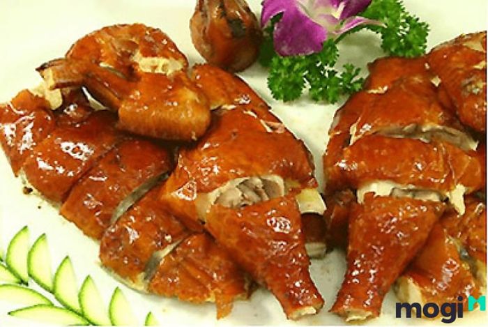 Gà đồi Tam Đảo với thịt săn chắc, đậm đà hương vị