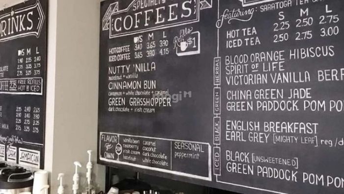 Trang trí tường quán cafe bằng bảng Menu độc đáo