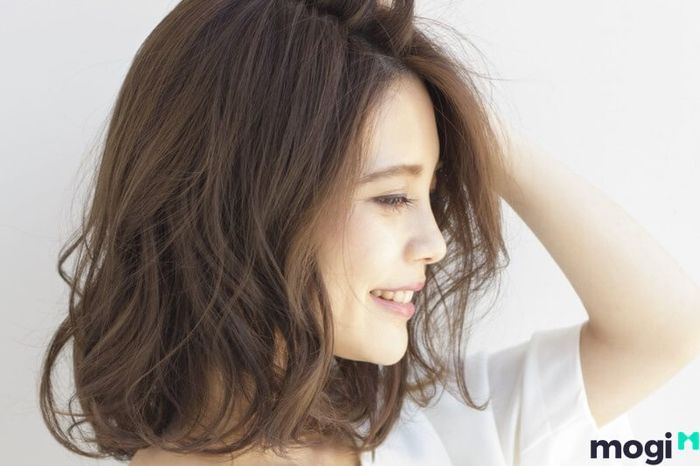 Tóc Xoăn Sóng Lơi Ngang Vai - Dễ Dàng Tạo Dáng Xinh Xắn