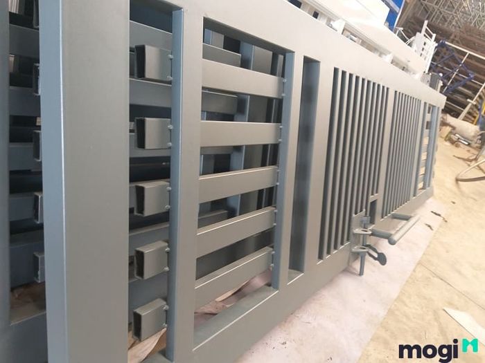 Màu sơn cửa sắt đẹp: Màu Xingfa sang trọng