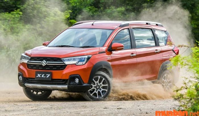Suzuki XL7 mang đến sự kết hợp hoàn hảo giữa vẻ ngoài thể thao và năng động.